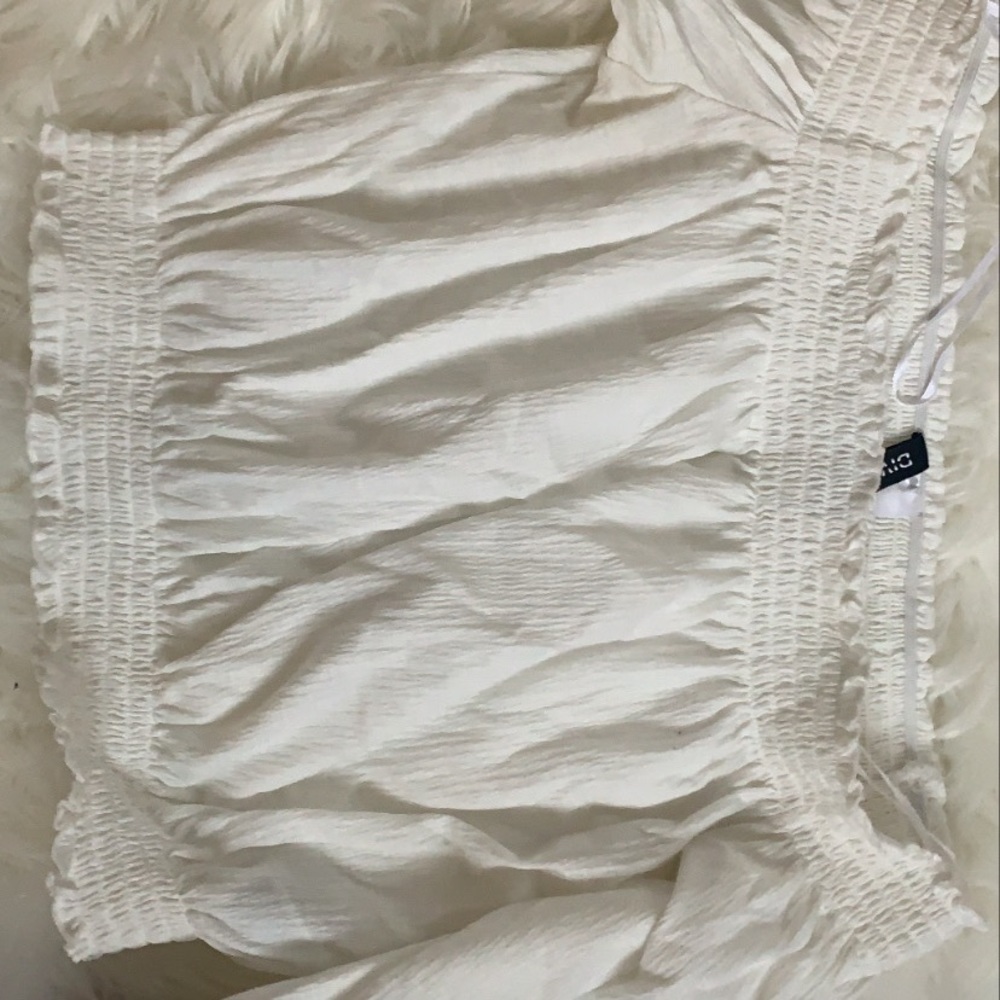 Off shoulder shirt